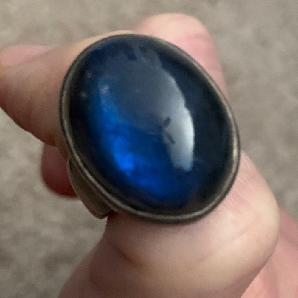 Mesmerizing Labradorite & Silver Ring - image 2
